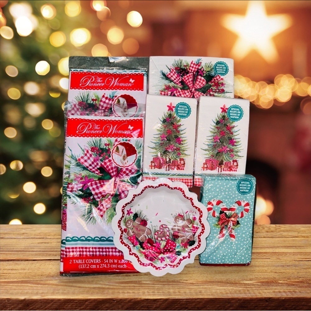 The Pioneer Woman Christmas Disposable Plates Napkins Tablecloth NEW